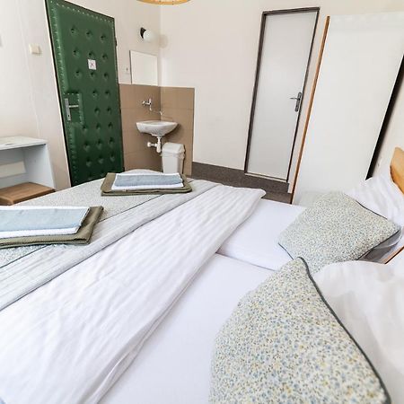 Turisticka Ubytovna Liptovsky Mikulas Bagian luar foto